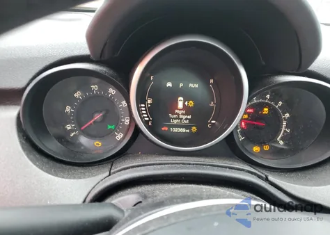 2016 Fiat 500X Trekking Plus z USA, uszkodzony, nr VIN ZFBCFYET0GP332972